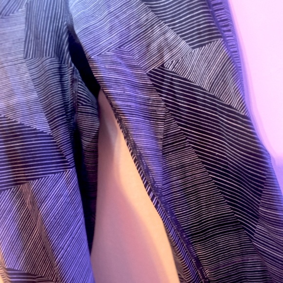 lululemon athletica Navy Striped athletic pants leggings like new workout sport - Picture 8 of 9